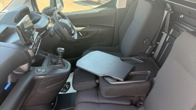 Peugeot Partner Xl Diesel 1.5 BlueHDi 100 Asphalt Van - Image 13